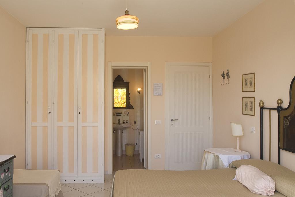 Villa Amelia Rooms Marina di Pietrasanta Exterior photo